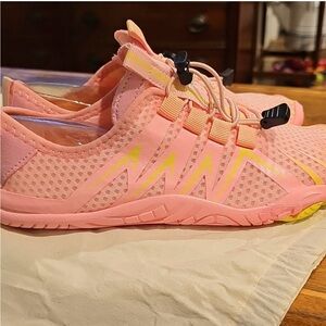 HIKE  FOOTWEAR  Shoes (Yellow/Pink).